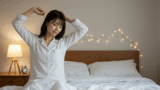 夜のセルフケア習慣で寝つきを整える30代女性のイメージ